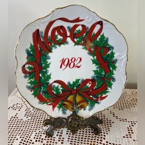 Vintage Christmas wreath plate || Christmas plate || NOEL 1982’ plate || JAPAN